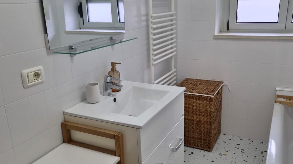 Apartament doua camere,doua locuri de parcare zona Aradului - Poză 11