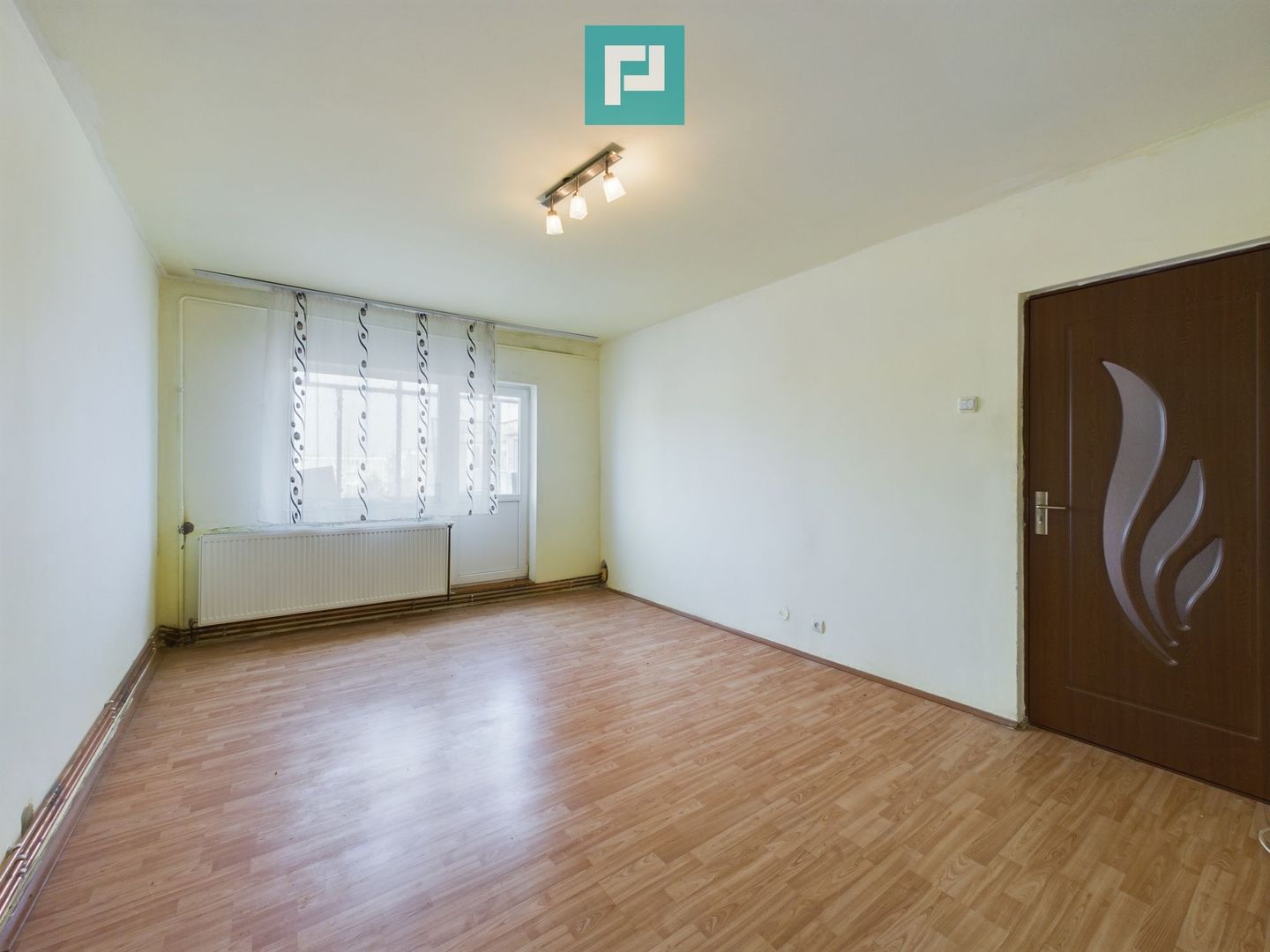 Apartament 3 camere,  zona Alfa - Poză 1