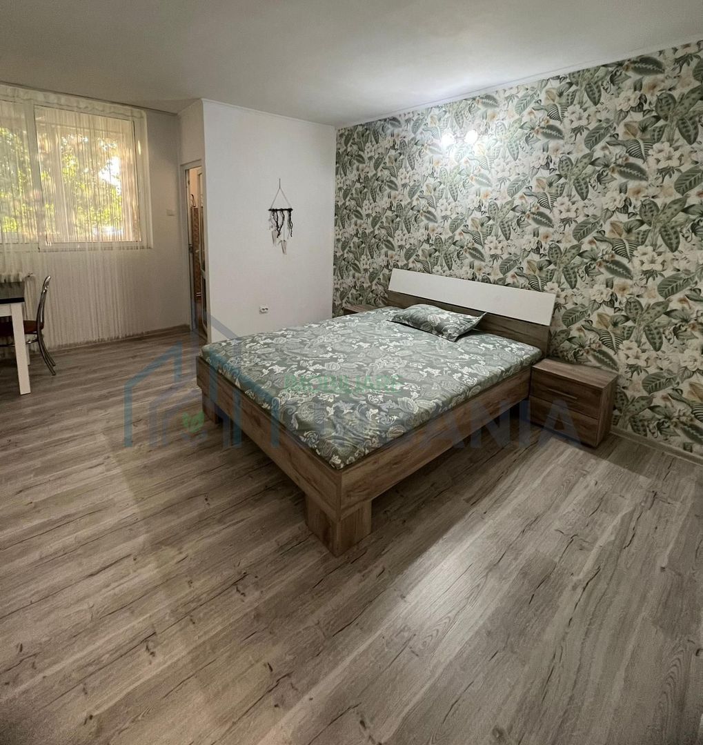 Apartament 1 cameră, 32 m², etaj 3, zona Podul de Piatră - Poză 8