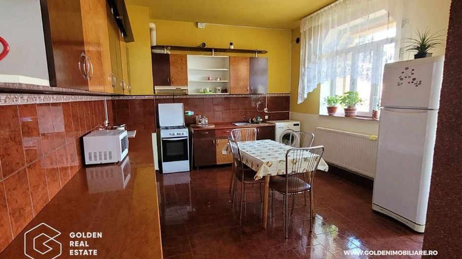 Casa tip duplex cu mult spatiu interior, 8 camere, zona Gai - Poză 1