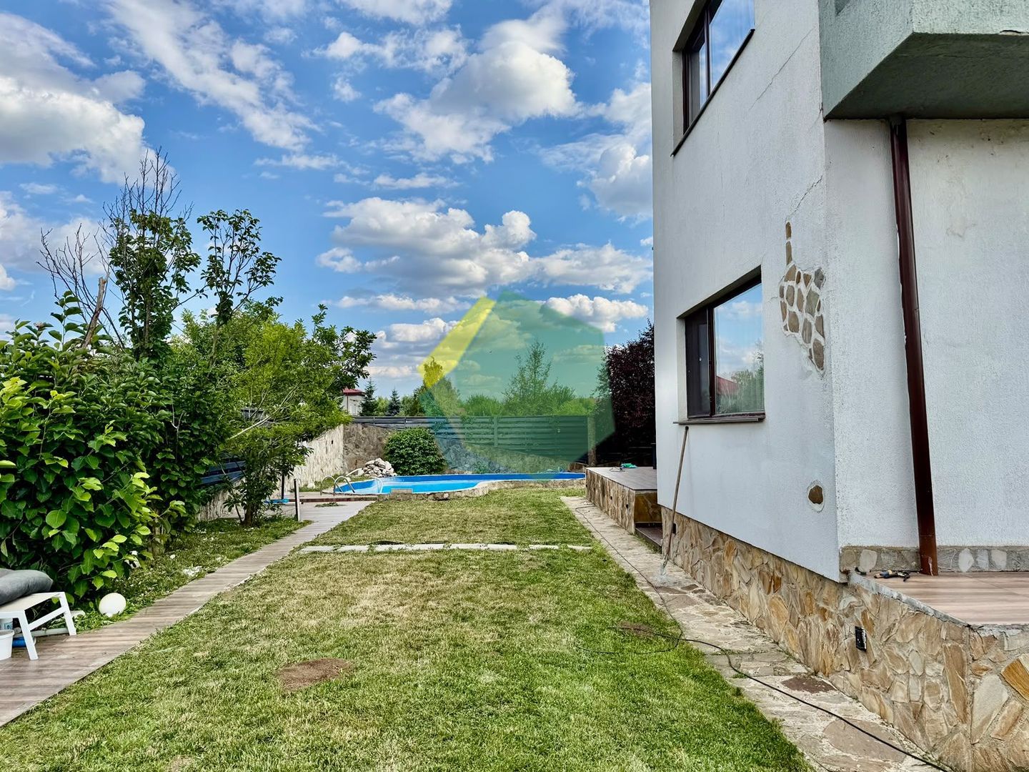 Casă elegantă cu piscină și curte generoasă – Otopeni Ferme - Poză 14