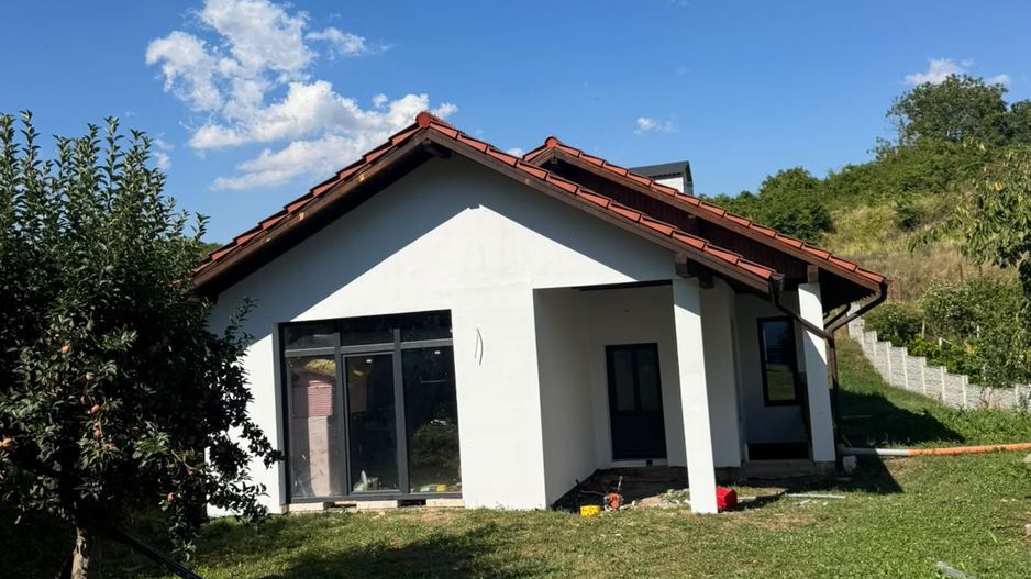 Casa de Vânzare zona Schit - Poză 1