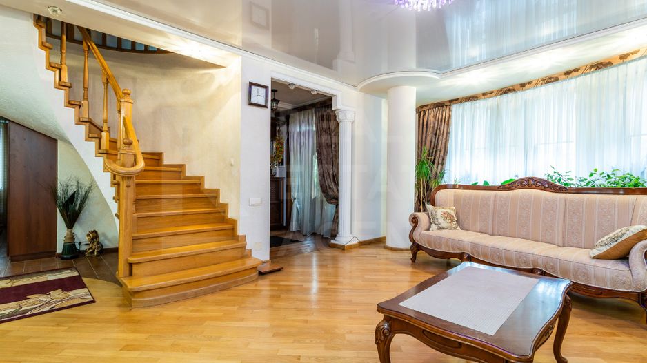 Vânzare, casă, 2 nivele, 6 camere, strada Luceafărul, Ciorescu - Poză 2