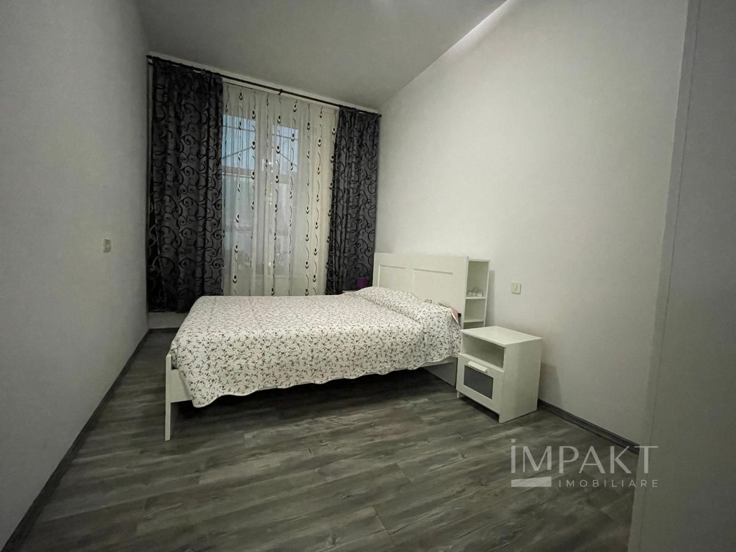 Apartament 3 camere, primitor, situat pe Bulevardul Eroilor!!! - Poză 4