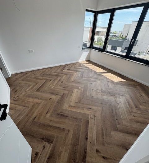 Vila Tunari cu vedere la LAC, 135m2 si curte mare - Poză 15