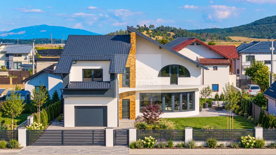 0Comision | Casă P+E | 188 mp | Teren 400 mp | Sanpetru–Bod - Poză 2