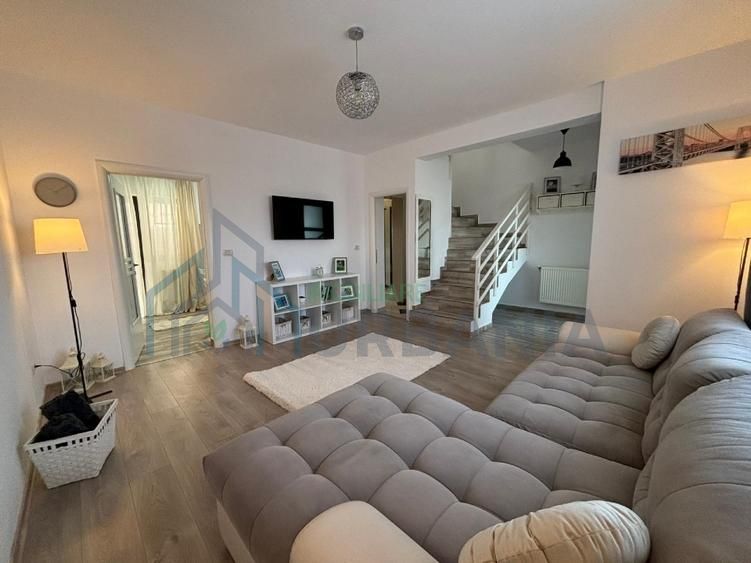 Casă insiruita capăt CUG - Valea Adâncă - Poză 3