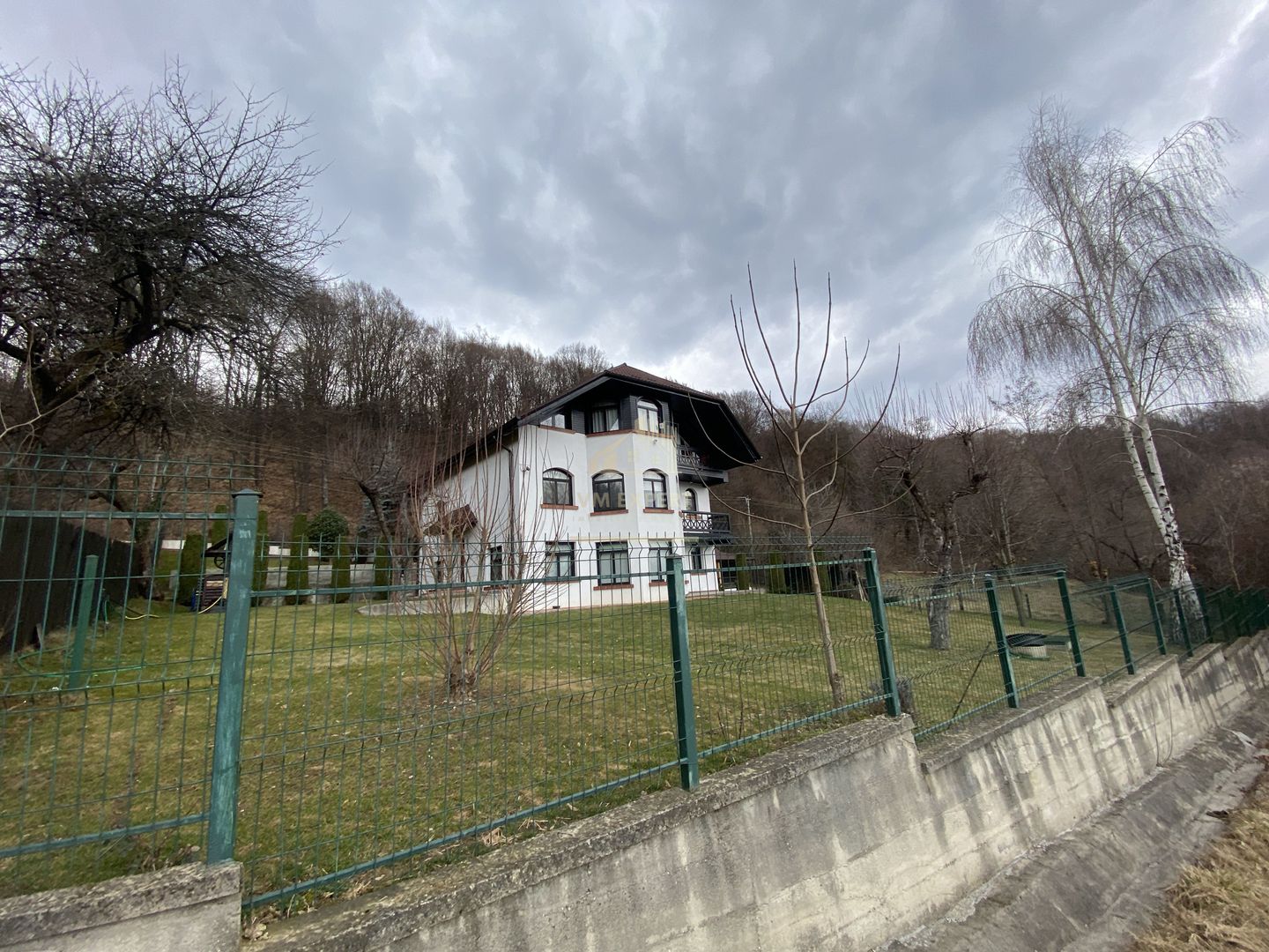 VILA 8 CAMERE, TEREN 1294 MP + 2712 MP PADURE, CAMPULUNG - Poză 1