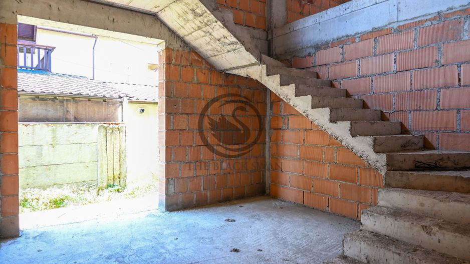 Casa la rosu de vanzare I Moderna I Zona Centrala - Ploiesti - Poză 11