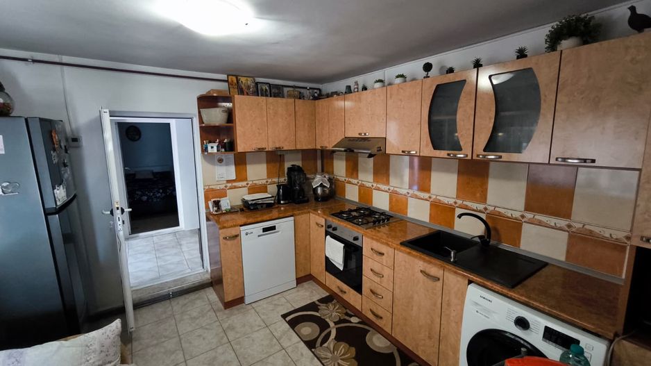 VIILE NOI - casa cu o curte generoasa disponibila imediat - Poză 5