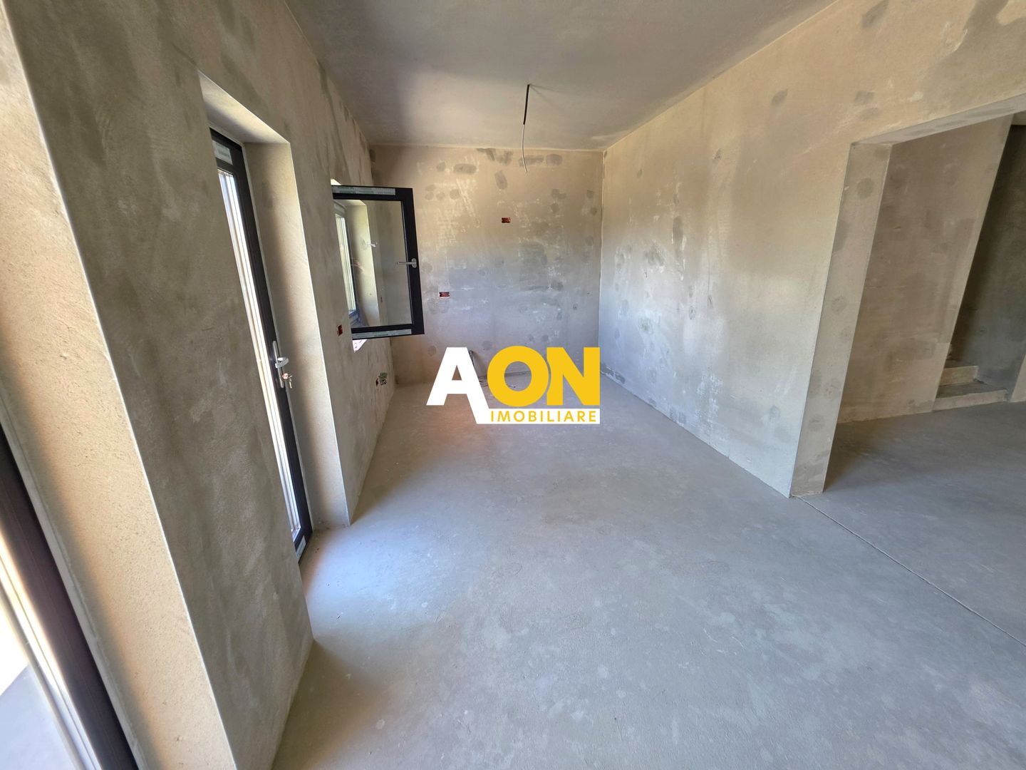 Duplex semifinisat, 4 camere,  250 mp teren, zona Schit - Poză 12