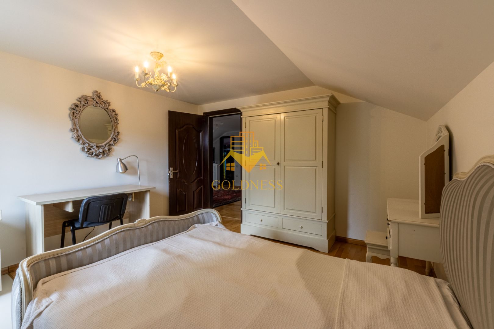 Casa individuala, 5 camere, dressing,garaj, 1000 mp gradina, Borhanci - Poză 14