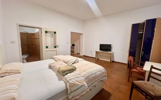 Apartament cu 1 camera la vila ( bucatarie comuna ) | UTILITATI INCLUSE - Poză 2