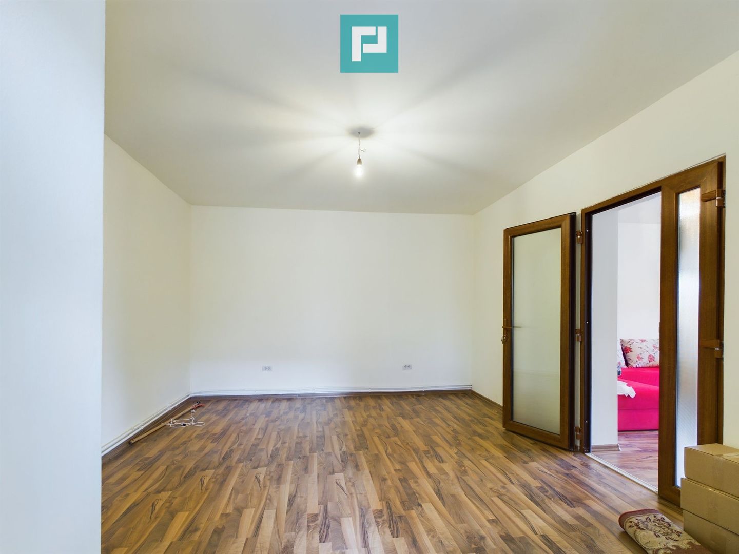 Casă cu 5 camere în Vladimirescu - Poză 15