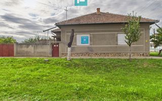 Casă cu teren generos, zonă centrală, Curtici - Poză 1