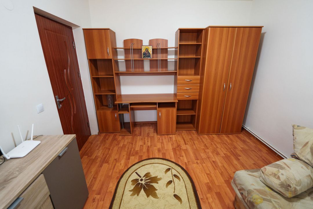 Oaza de liniste in Bariera Valcii – casa P+1 cu terasa, curte si acces securizat - Poză 8