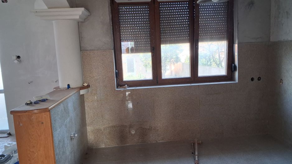 Casa RENOVATA partial 8 cam 6 ari 550mp garaj ANA IPATESCU. - Poză 21