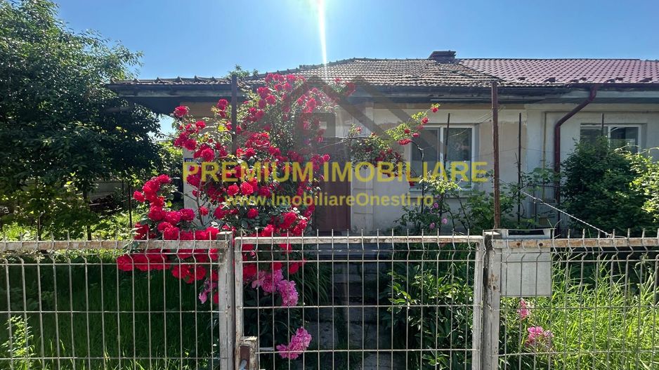 De vanzare casa in cartier TCR Onesti - Poză 1