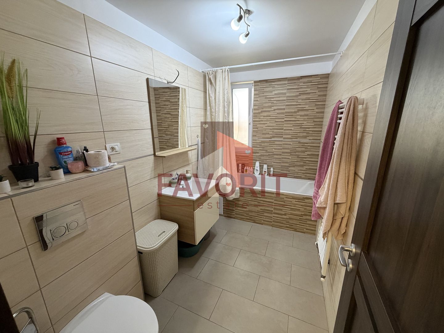 Spatios. Mobilat si utilat. Pozitie excelenta. - Poză 12