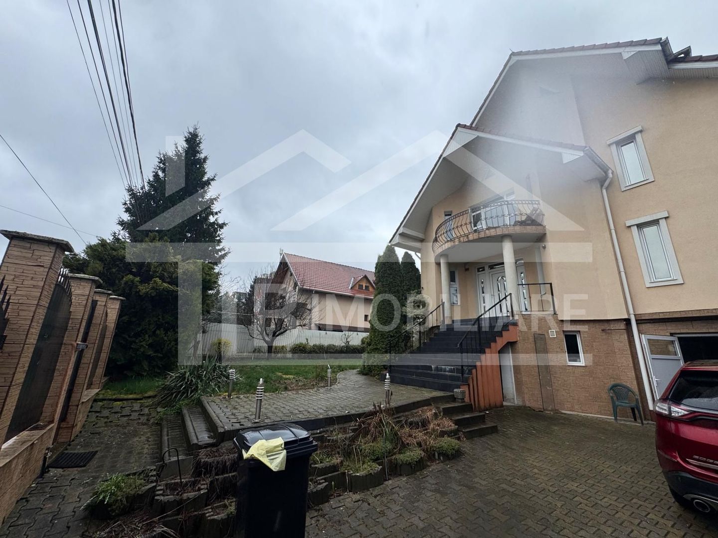 Vila cu 6 camere, 420mp,  teren 720mp, parcari, Zona Shopping City - Poză 2