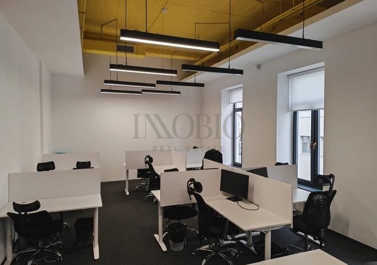 Cladire office in centrul istoric - Poză 7