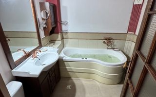 APARTAMENT SPATIOS SI LUMINOS - Poză 8