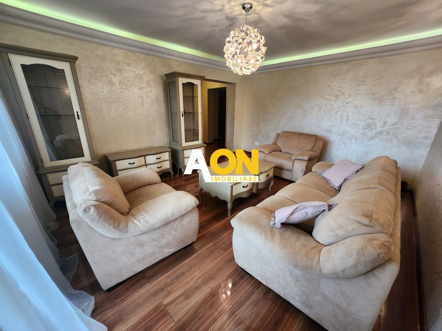 De vanzare  apartament 3 camere, Closca - Poză 1