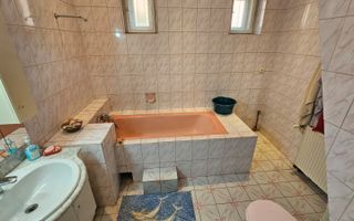 Proprietate unică cu 2 case și garaj, teren 720 mp – zona Terezian - Poză 7