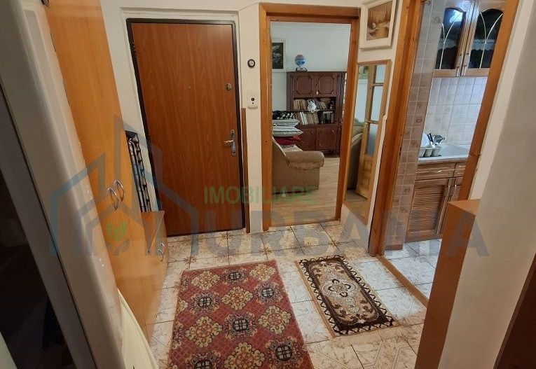 Apartament cu 2 cam D Dacia peste stradă de Biserică - Poză 8