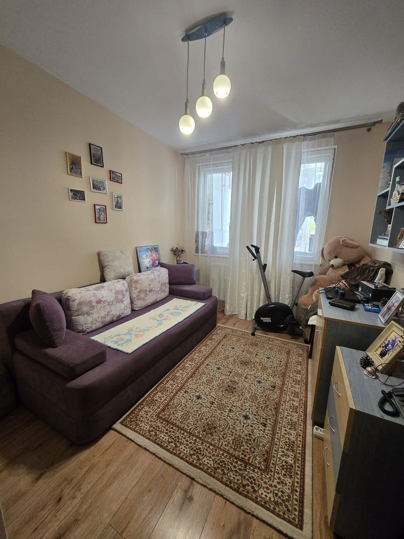 Apartament cu 3 camere  de vanzare - B dul 1 Mai - Poză 6