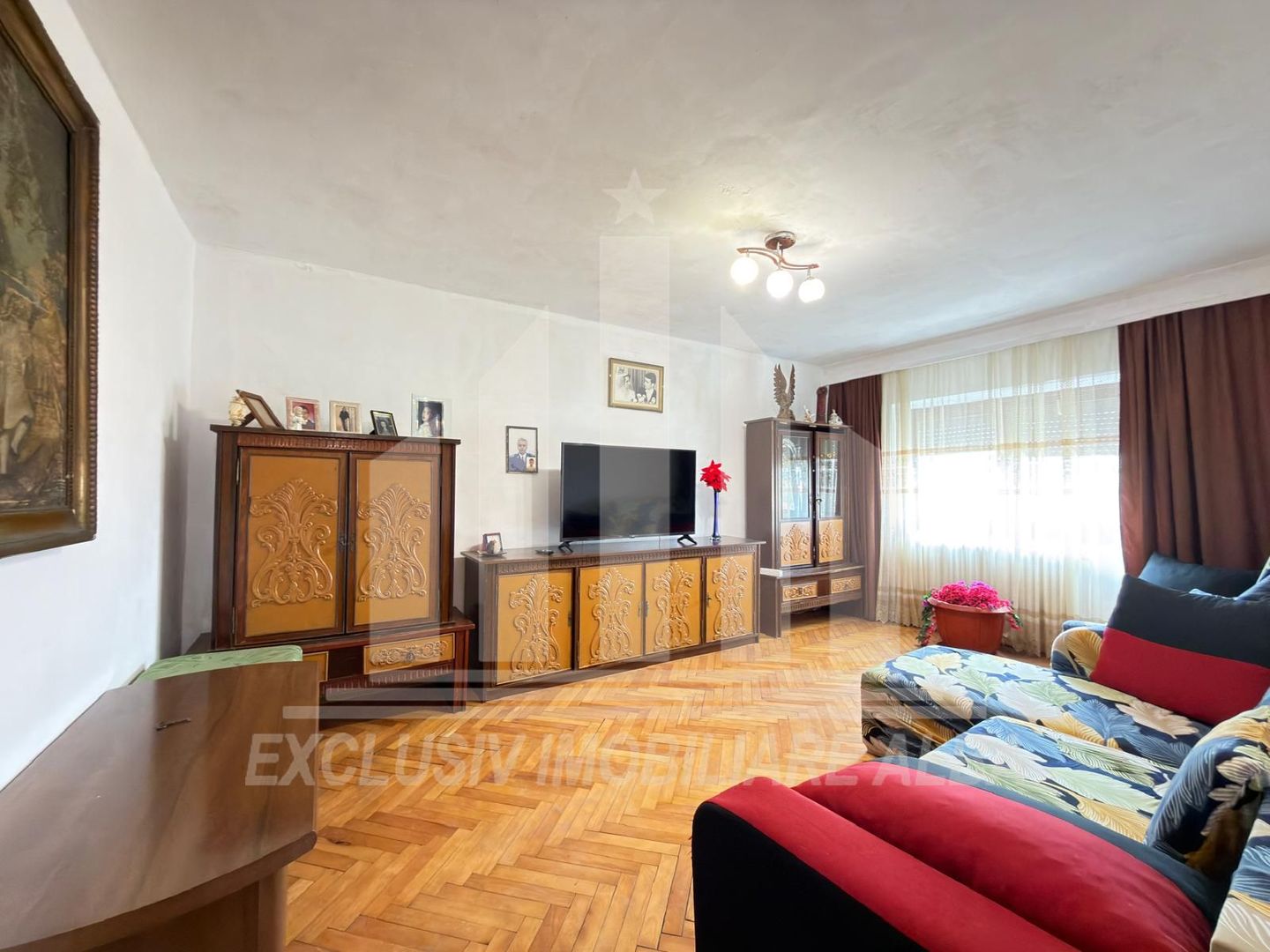 Apartament cu 3 camere | 2 bai | 69 mp | Cetate - Mercur - Poză 1