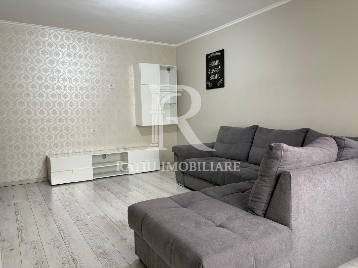 Apartament cu 3 camere | Etaj 3 | Decebal | Oradea - Poză 3