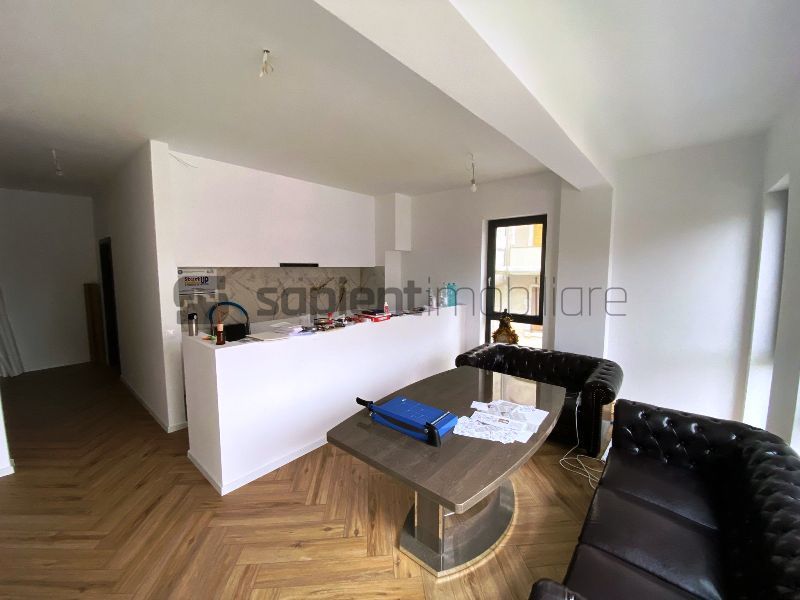 Ap.cu 3 camere central Crisana Residence - Poză 2