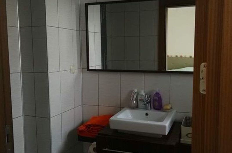 Apartament spatios cu bucatarie 15 mp 1/3, dec, Cosmopolis, mobilat partial - Poză 5