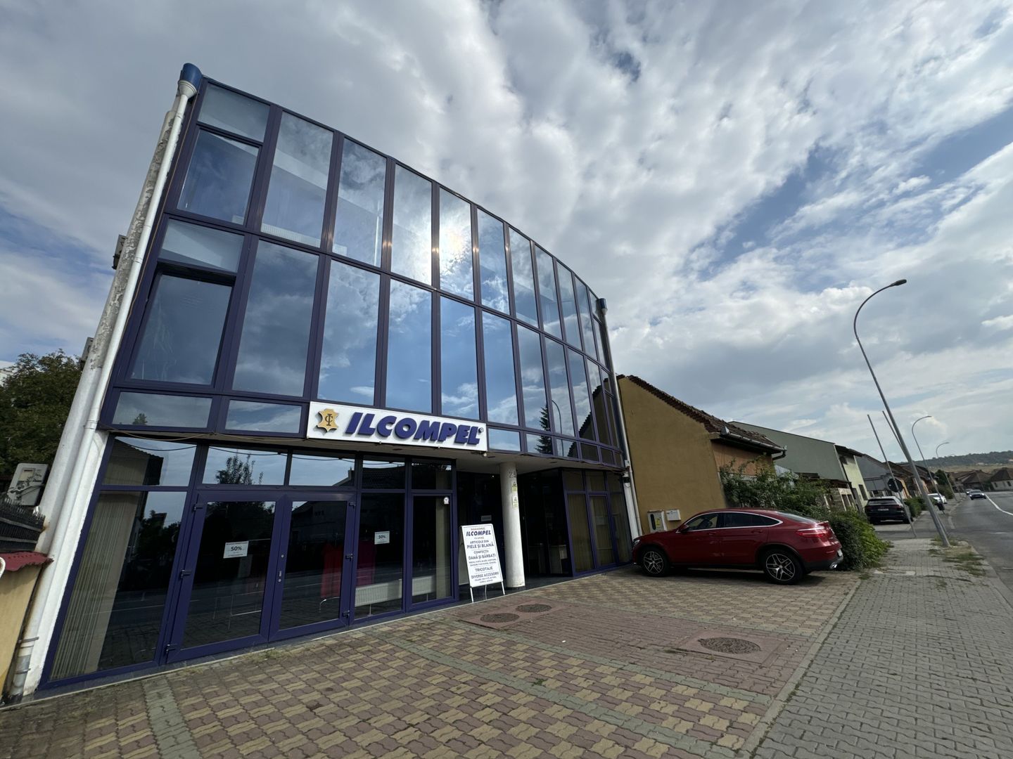 Clădire Multifuncțională de Vânzare în Târgu Mureș, Zona Gării - Poză 3