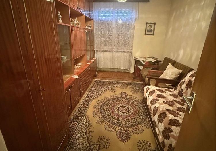 BRASADAS vinde ap 3 cam etaj 4/4 zona Closca. - Poză 4