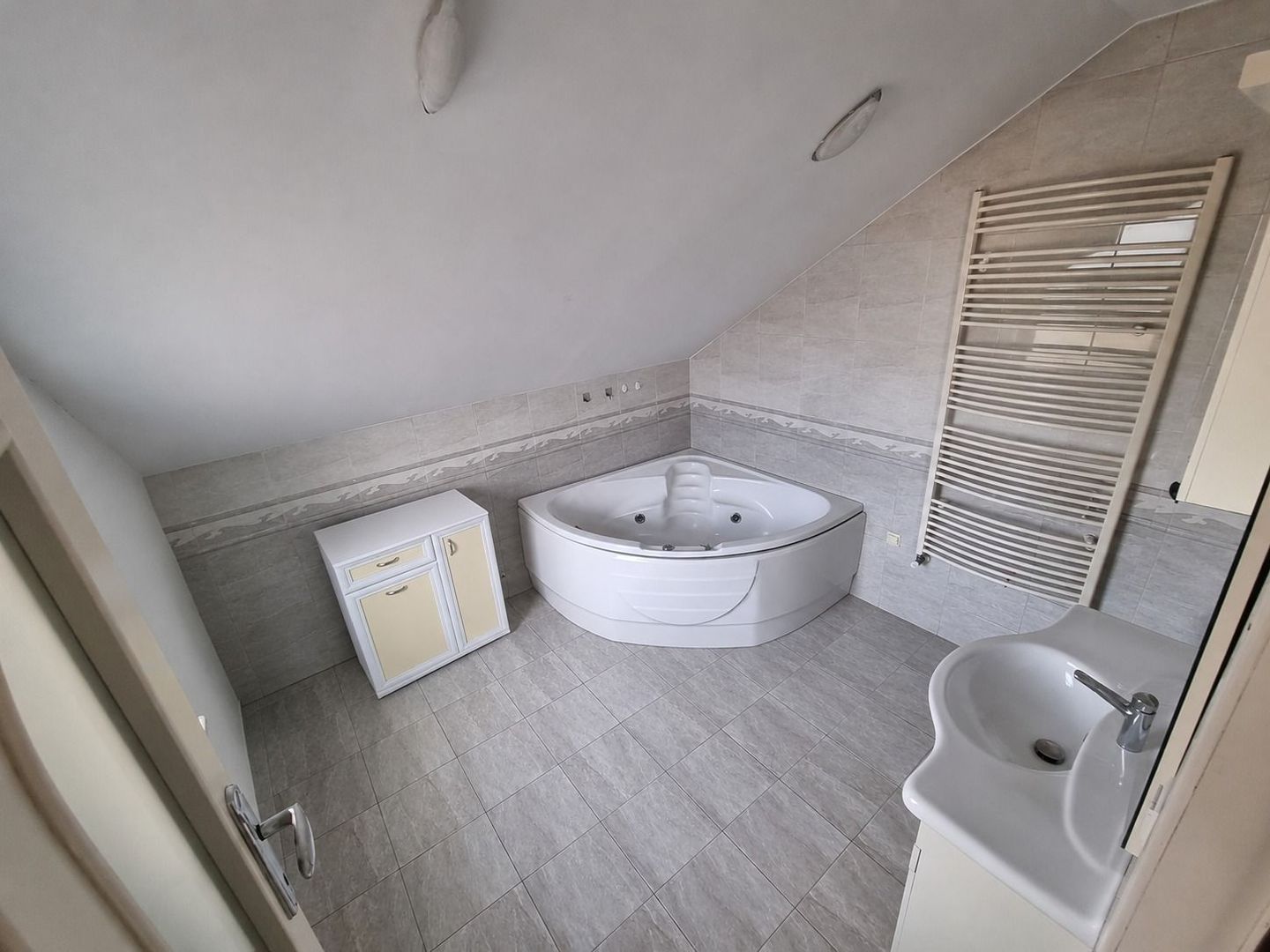 Casă spațioasă în Cristian, Brașov | 223 mp utili | teren 1.000 mp - Poză 13
