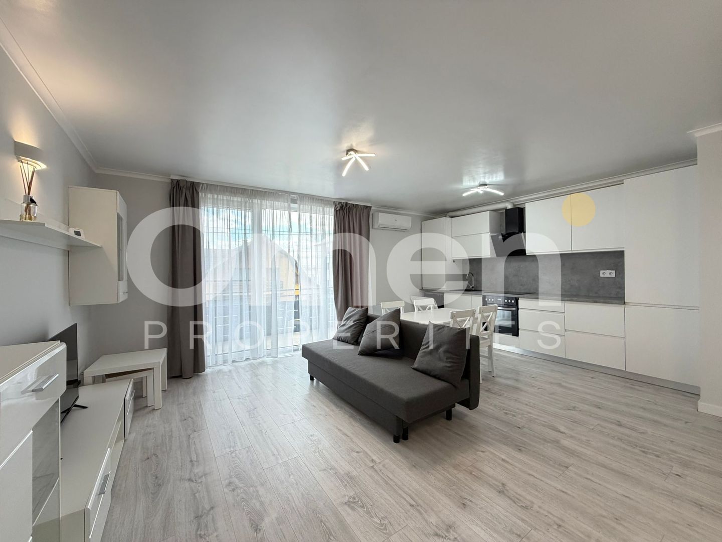 Apartament modern cu 2 camere si parcare, situat in bloc nou, zona Lamaitei - Poză 1