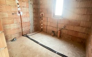 Casă la roșu, 3 dormitoare, teren 340 mp – Moșnița Nouă, lângă Kaufland - Poză 9