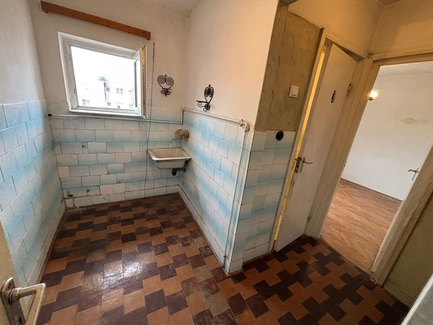 Apartament cu 3 camere (Reghin) - Poză 6