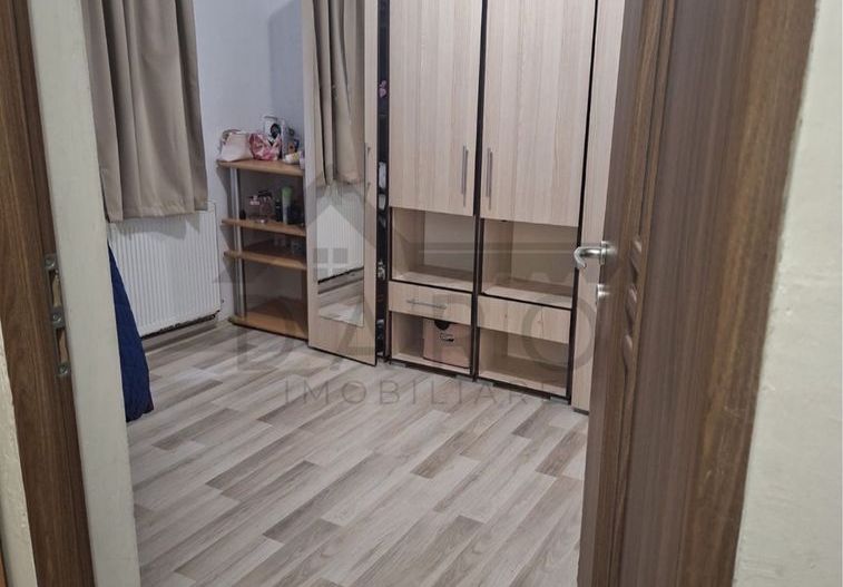 Vând apartament cu 3 camere zona Dâmbu Pietros aproape de bulevard . - Poză 3
