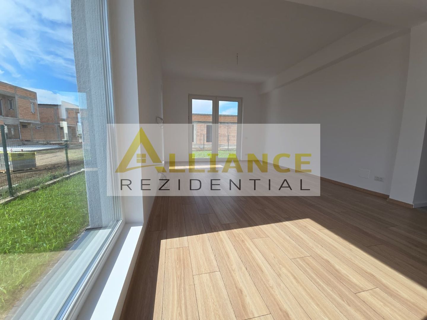 Casa 4 Camere | 200 M de Blv. | Curte amenajata - Poză 4