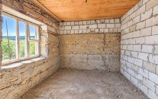 CASĂ GENEROASĂ CU 3 CAMERE – 90 m² | 17 ARI| ANENII NOI - Poză 8
