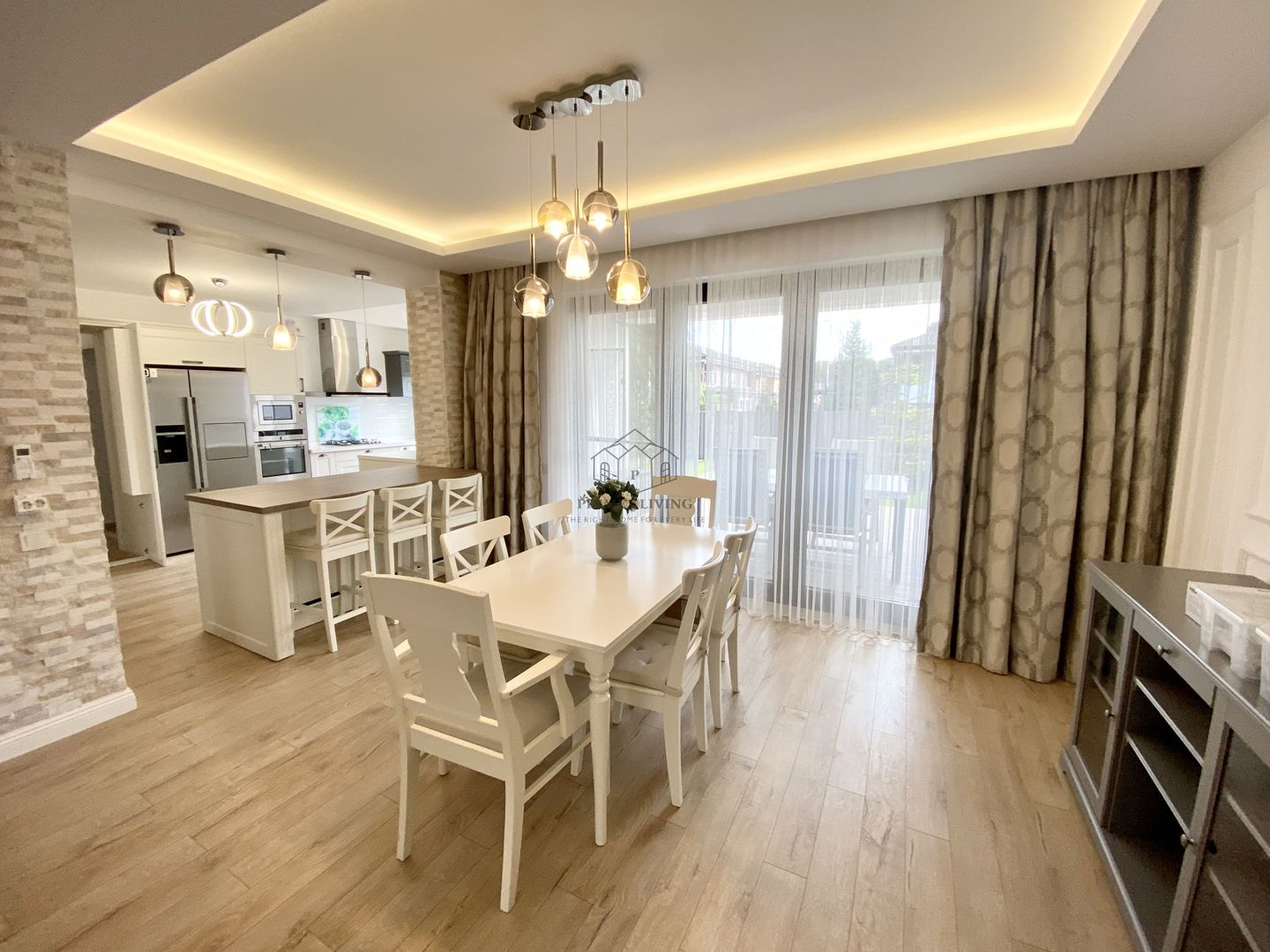 VILA SPATIOASA CU 5 CAMERE LA INCHIRIERE IN COMPLEX REZIDENTIAL - Poză 2