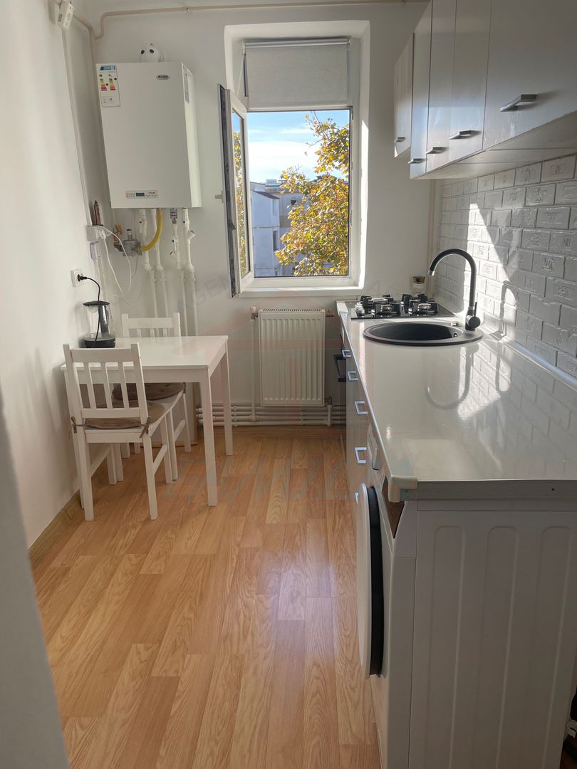 Vânzare apartament 2 camere, Micro 17, 47 mp, 56.000 EURO - Poză 1