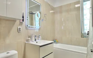Apartament cu 3 camere decomandat, complet mobilat si utilat la parter in Giroc. - Poză 14
