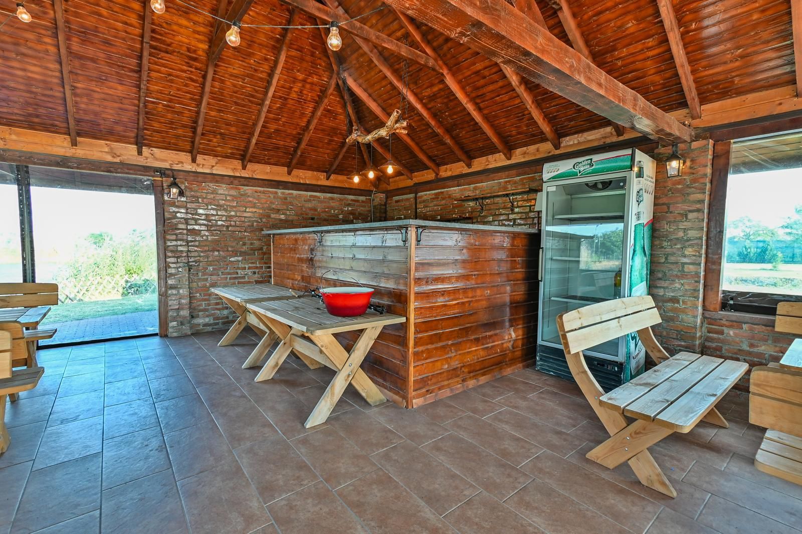 Sala de evenimente cu  piscina si foisor Biled COMISION 0 % CUMPARATOR - Poză 19