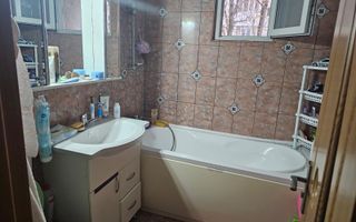 Vând apartament 3 camere - Poză 7