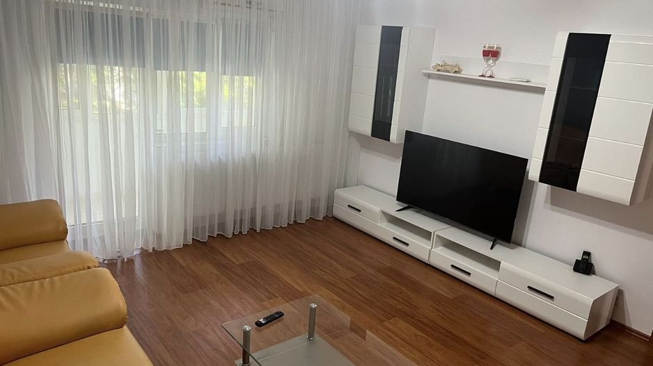 🏡 Apartament 3 camere de închiriat – spațios,luminos si bine amplasat - Poză 1