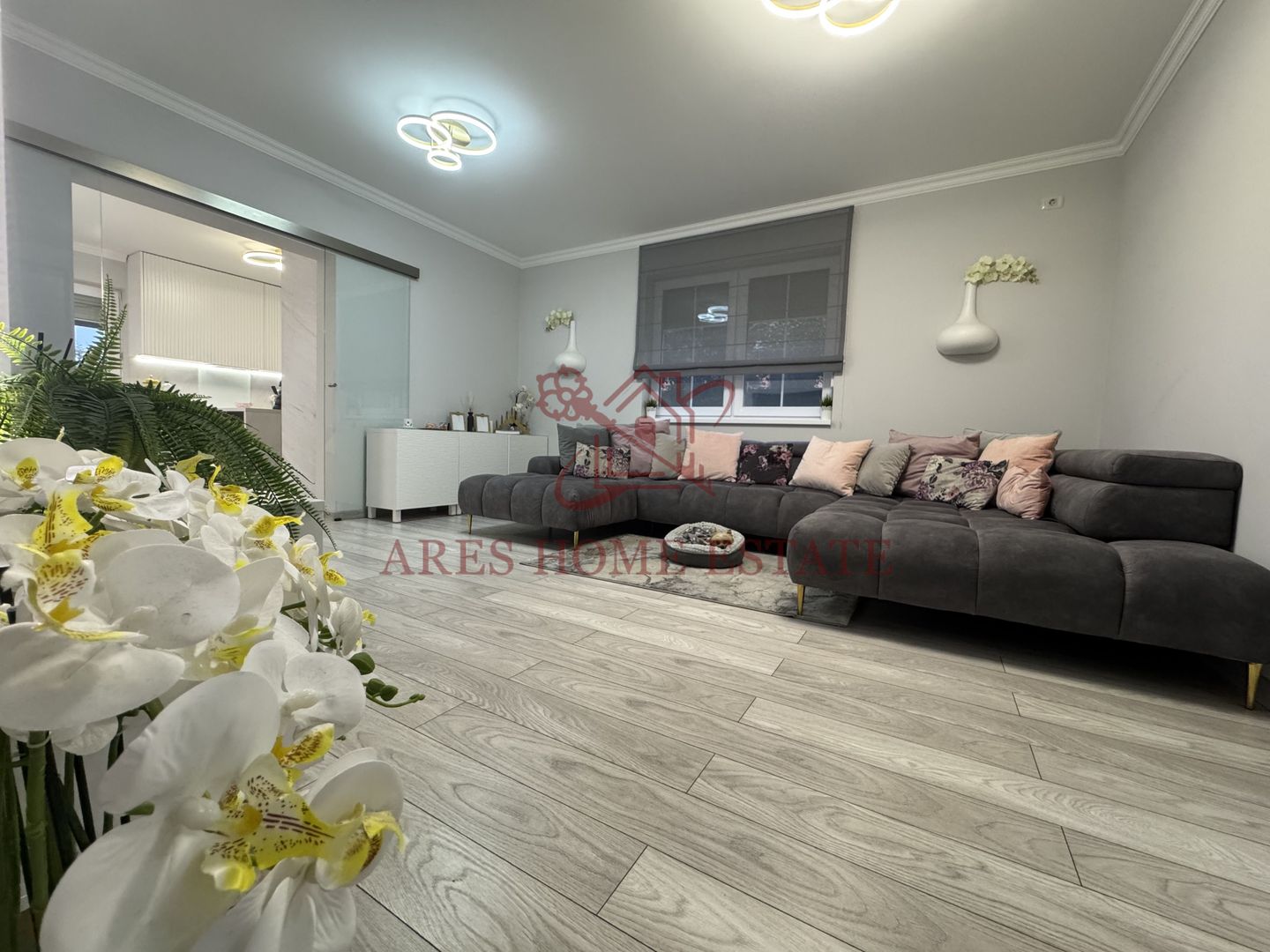 Casa in stil mediteranean, ultrafinisată 5 camere, 3 bai + curte. - Poză 1